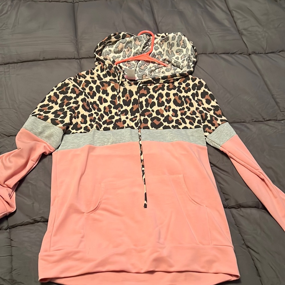 Pink Lily leopard/pink hoodie